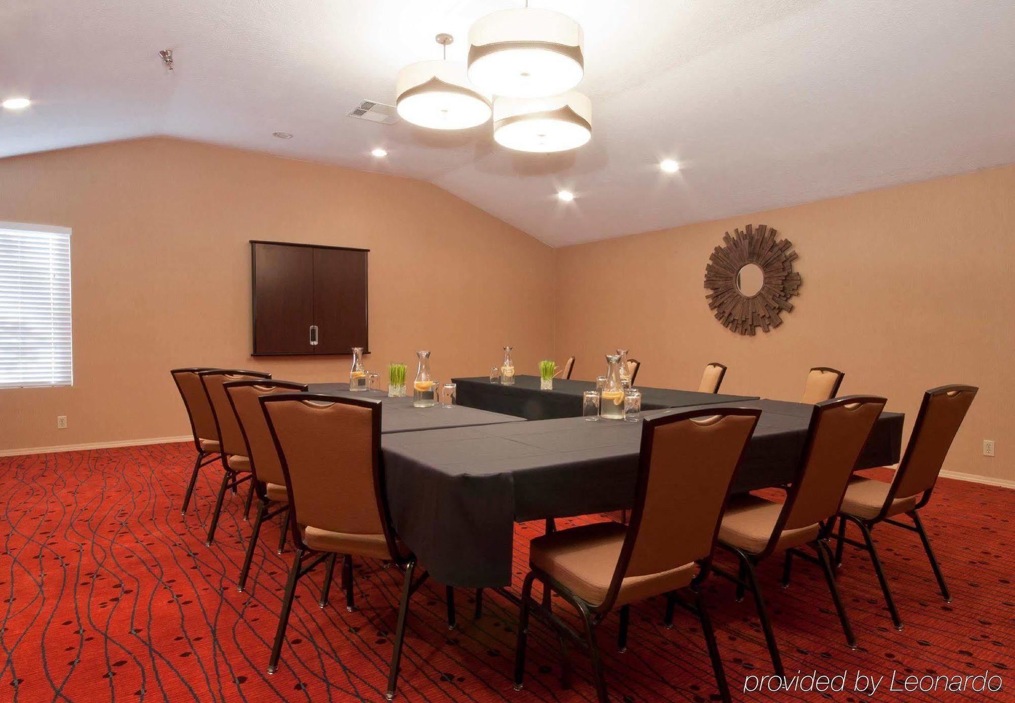 Hotel By Marriott Downtown/convention Center 3*