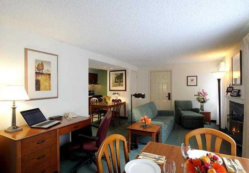 Hotel By Marriott Downtown/convention Center
