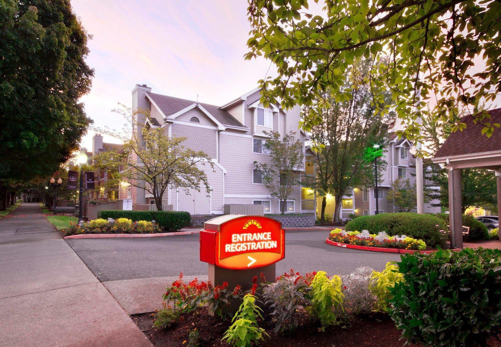 Hotel By Marriott Downtown/convention Center 3*